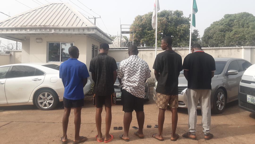 EFCC arrests 5 internet fraudsters in Makurdi, nabs another for currency racketeering 1 The suspected Internet fraudsters