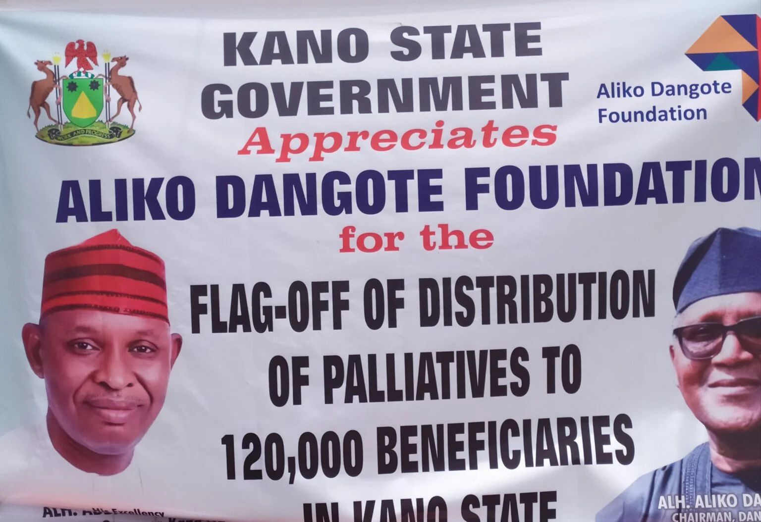 Dangote distributes bags of rice in Kano
