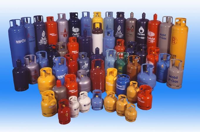 Cooking Gas: Dealers, FCT residents lament price surge, seek FG’s intervention 1 Gas cylinders