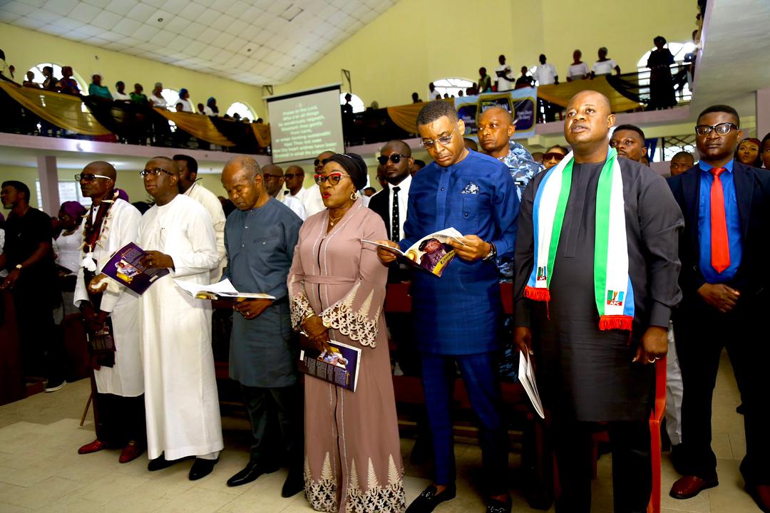 Governor Otu, Egba, Ita-Giwa, others attend burial of late Obong Umanah 13 A cross section of dignitaries who graced the funeral and memorial service in honour of the late Obong Enobong Thomas Umanah