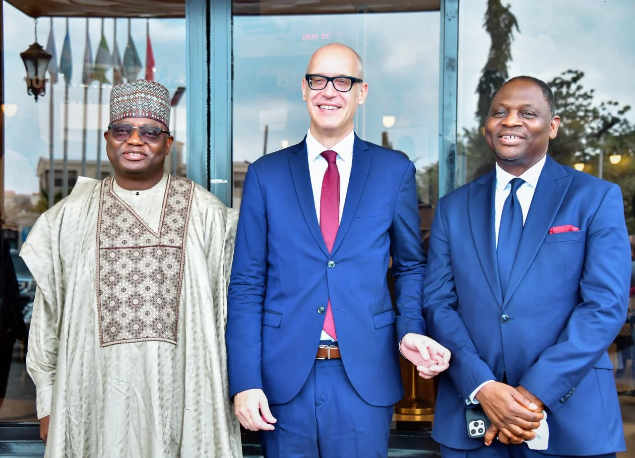 Death penalty for drug traffickers not proven effective, says UNODC 22 The DG National Orientation Agency (NOA) Mallam Lanre Issa-Onilu with the Country Rep. United Nations Office on Drugs and Crime (UNODC) Oliver Stolpe and the Secretary to the National Drug Law Enforcement Agency (NDLEA) Bar. Shadrach Haruna