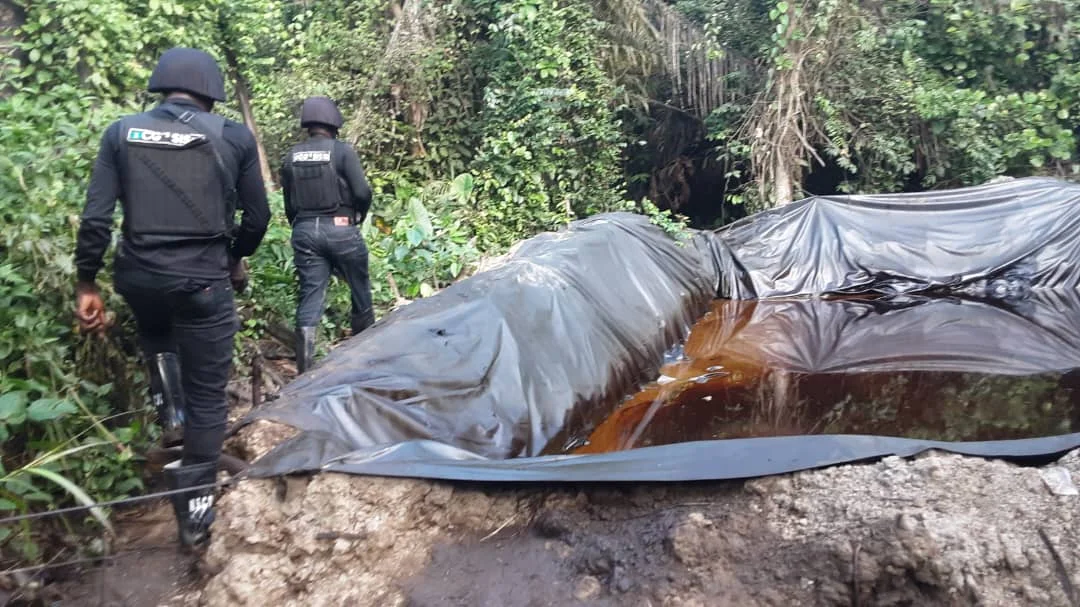 NSCDC hits illegal bunkering site, recovers 100,000 litres of oil 16 NSCDC special squad at an uncovered illegal refinery in Rivers