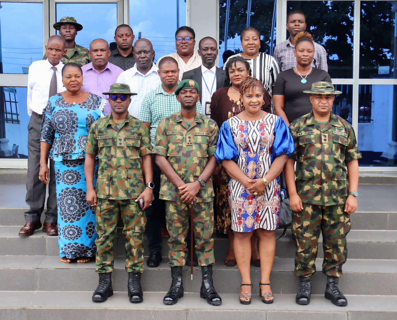 863878de55aa41eb996eaab6037ad4ac