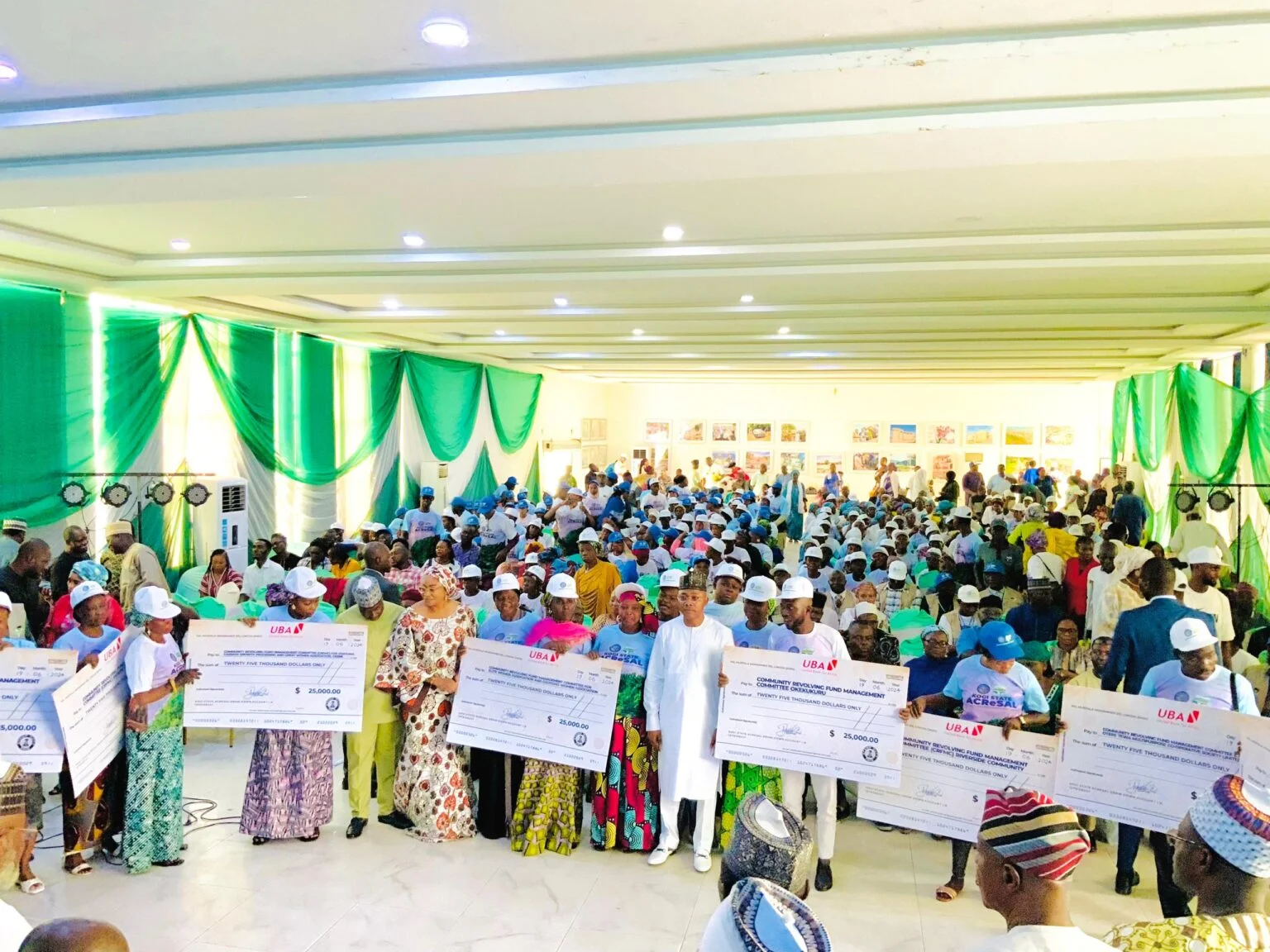 Ododo disburses N370m community revolving loan to Kogi farmers 12 Gov. Ahmed Ododo of Kogi in a group photograph with CFR beneficiaries on Wednesday in Lokoja.
