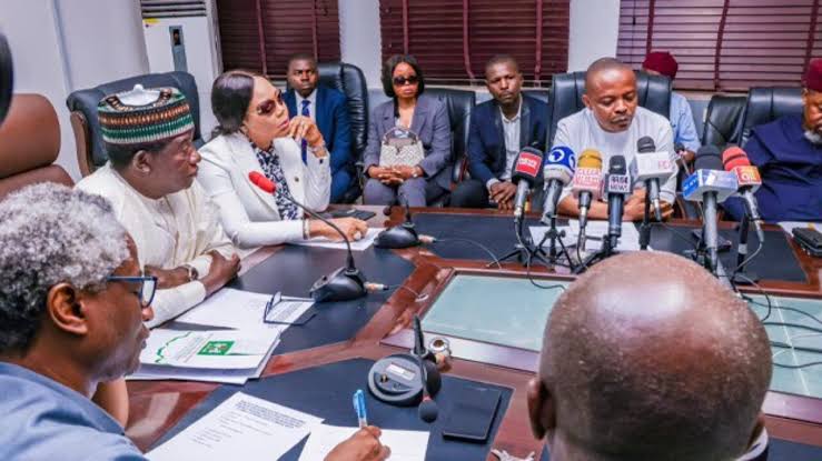 Minimum Wage Update: FG makes new offer of N62,000 16 Minimum wage meeting