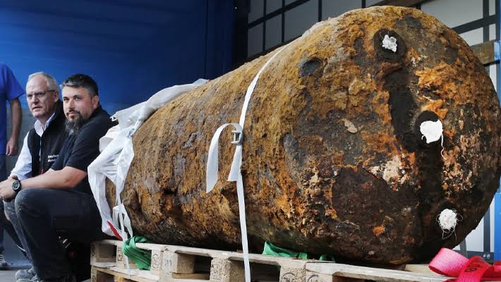 World War II bomb found at Frankfurt Airport 1 phosphorus bomb that was discovered during construction work.
