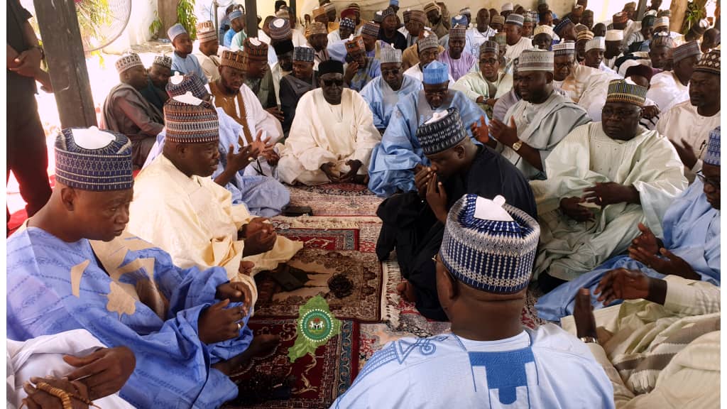 Aisha Buhari consoles Modu Sheriff over mother's death 2 IMG 20240702 WA0009