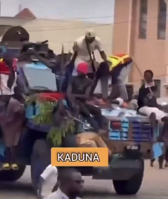 Police debunk rumour that its APC was hijacked by protesters in Kaduna 2 dpps 1722889962