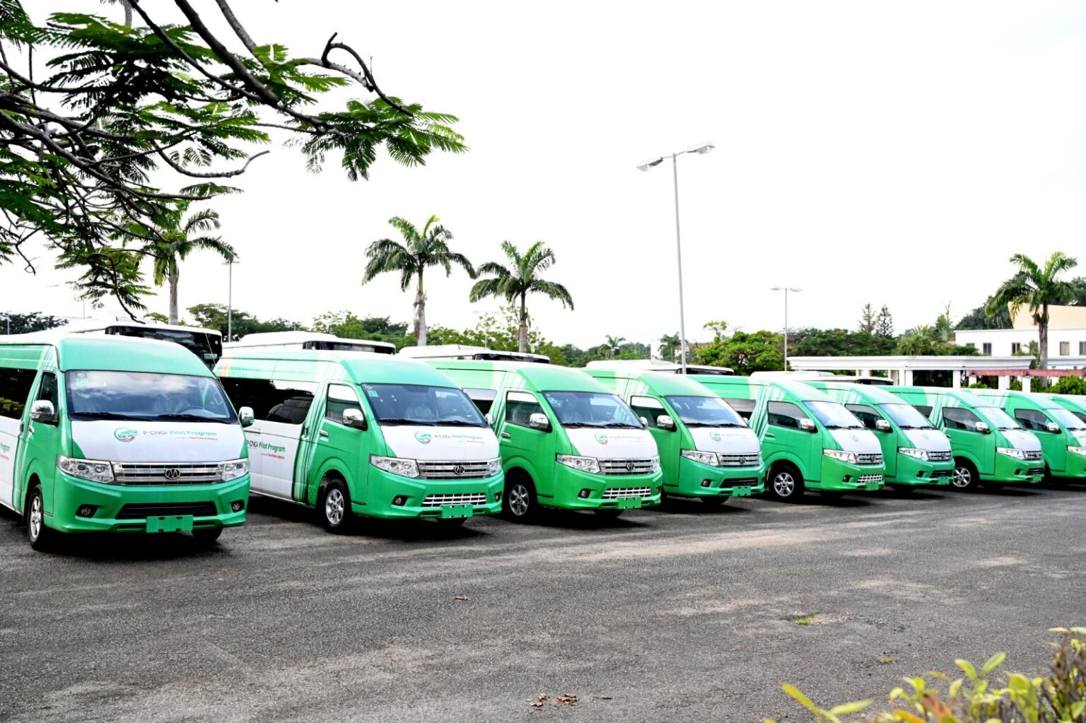 FG hands over 64 CNG buses to labour unions, NANS 15 Some of the 64 Compressed Natural Gas (CNG) buses donated by the Federal Government to labour unions and the student association in the country