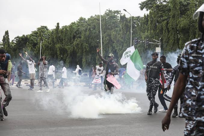 Police fire teargas at protesters in Abuja 1 20241001 100205