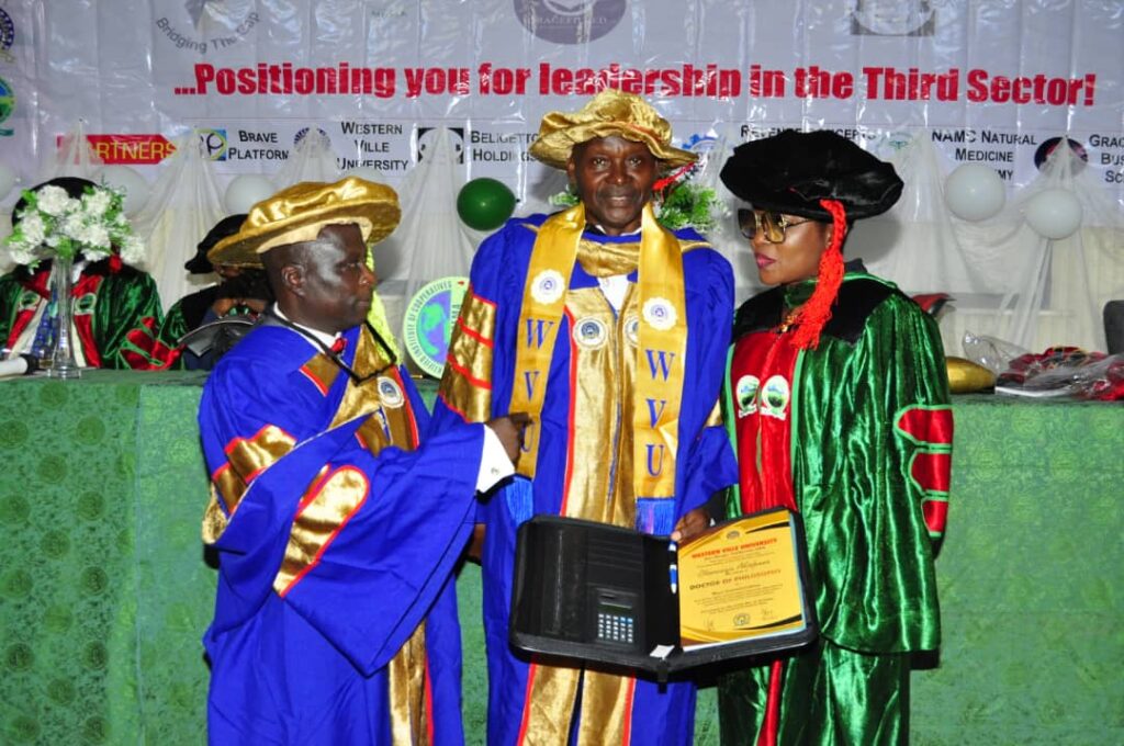 Journalism book, Media Dynamics, presented to the public 2 Ola 3