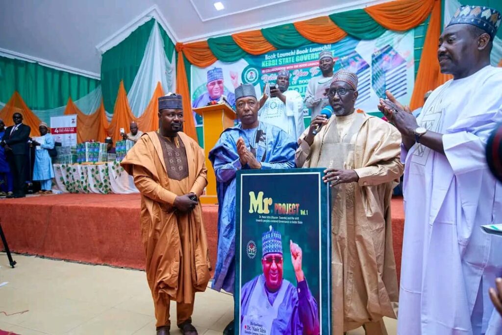 Zulum lauds Governor Idris' leadership style, donates N50m for "Mr. Project" book launch 3 IMG 20241227 WA0017