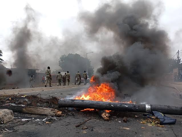 Mozambique prison riot leaves 33 dead as civil unrest grips country 1 Riot