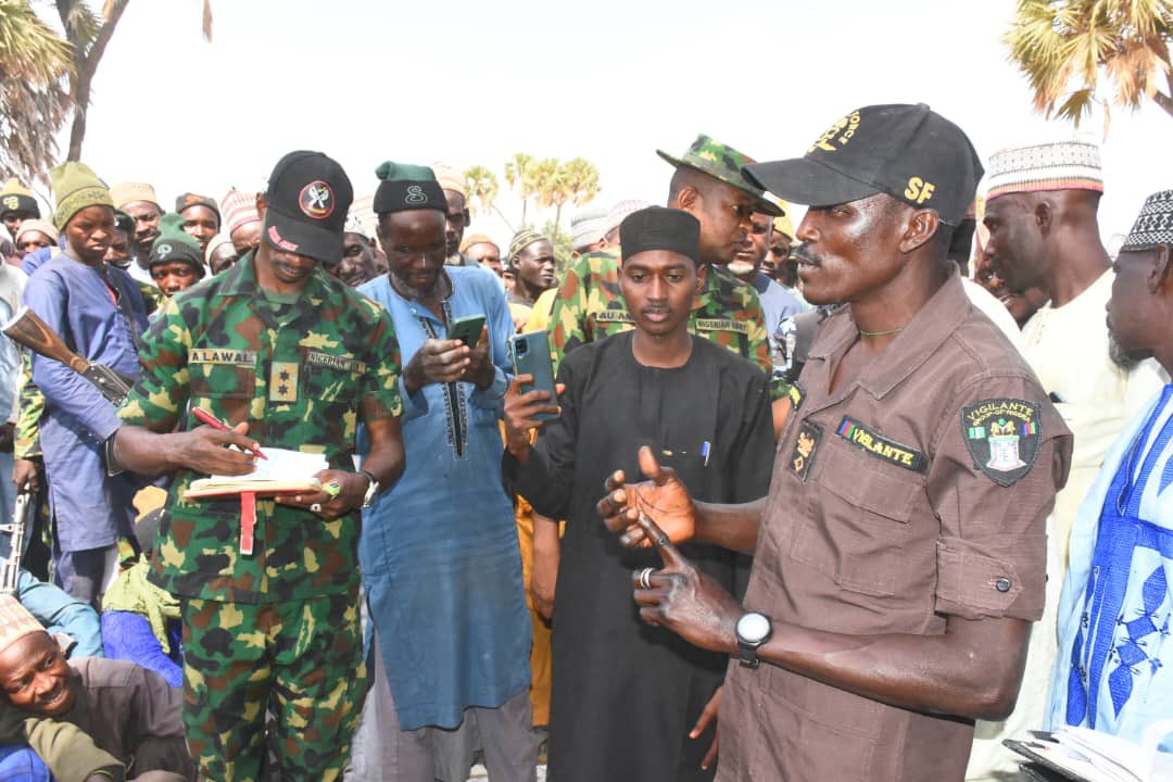 Bandit leaders surrender arms, captives in Katsina 7 20250120 160358