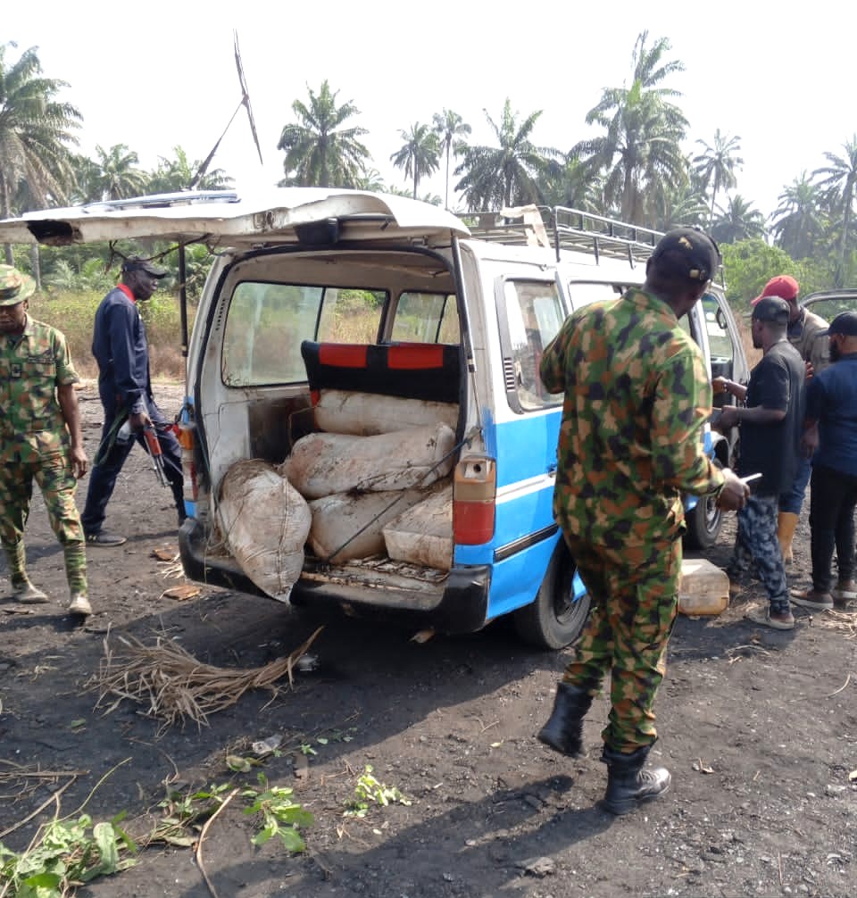Nigerian Army arrests 15 suspects over oil theft in Niger Delta 11 Nigerian Army 6 Division troops intercept a commercial bus on Monday on the Oguta Omoku Road in Rivers transporting over 1500 litres of stolen crude oil hidden in sack bags