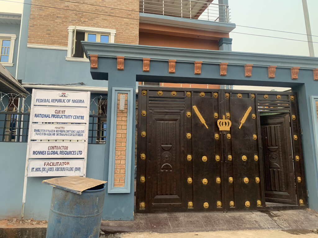 A front view of the King Palace