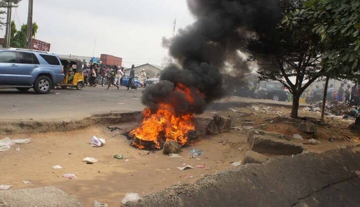 Jungle Justice: 2 suspects set ablaze for alleged kidnapping in Delta 19 images 2 11