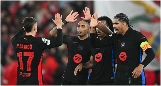 Raphinha earns 10-man Barcelona 1-0 win at Benfica 1 Barcelona
