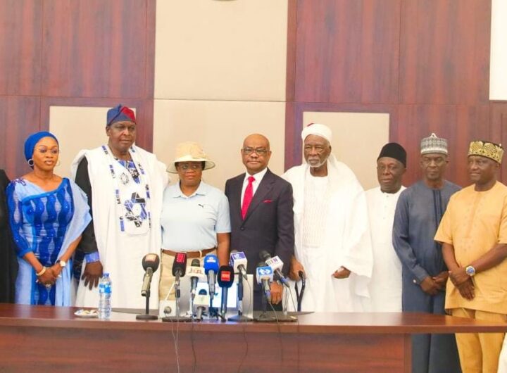 FCT Minister, Nyesom Wike in a group photograph with the newly constituted Board of Trustees for the Ibrahim Badamasi Babangida (IBB) Golf Club.