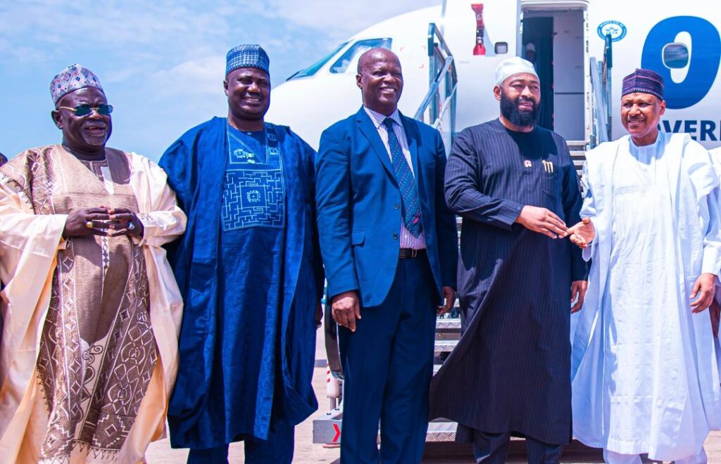 L-R: Former Niger State Governor, Dr. Babangida Aliyu; Minister of State for Agriculture and Food Security, Dr Aliyu Abdullahi; Chief Executive Officer of Overland Air, Mr Edward Boyo; Niger State Governor, Hon. Umaru Bago and Minister of Information and National Orientation, Mohammed Idris, at the inauguration of commercial flight from Bola Tinubu International Airport Minna to Nnamdi Azikiwe International Airport, Abuja on Wednesday.