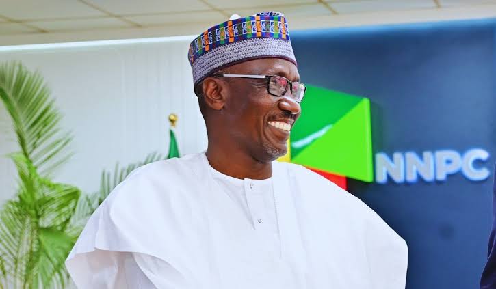 CSOs, bloggers defend Mele Kyari, slam media attacks over $3.3 billion crude-for-loan deal 1 Former NNPCL MD, Mele Kyari