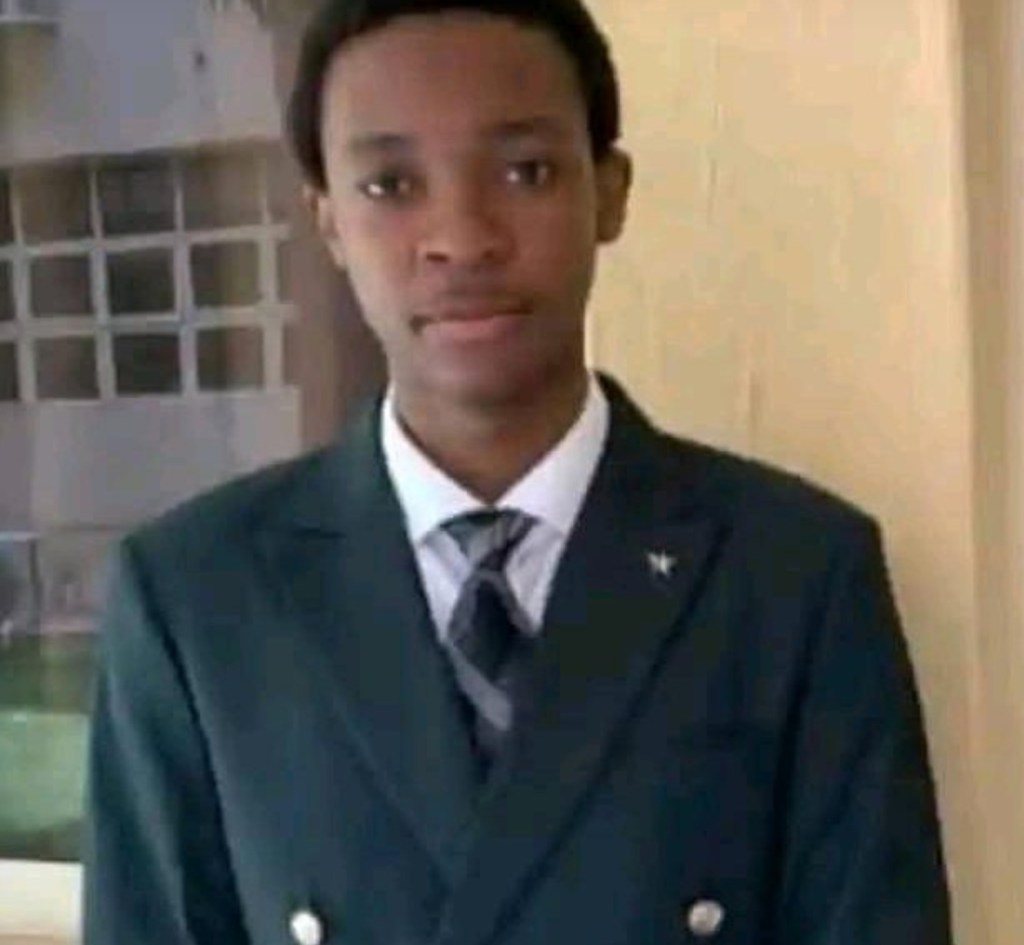 Full details of how ABUAD graduate fell to death from 26-storey Cocoa House in Ibadan 2 The deceased, Feranmi Akin-Akinye, a 22-year old graduate of Afe Babalola University, Ado-Ekiti (ABUAD)
