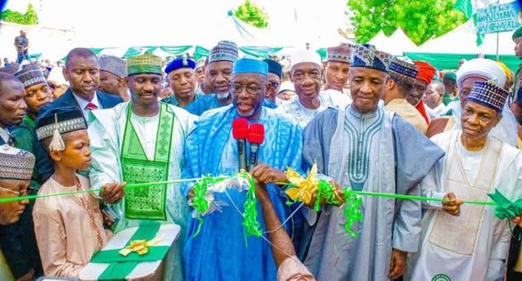 Jigawa governor commissions Sokoto State palliative shop 1 L-R: Sokoto Governor, Allhmed Aliyu, Jigawa State Governor, Umar Namadi and Senator Aliyu Wamakko during the flag off ceremony in Sokoto metropolis