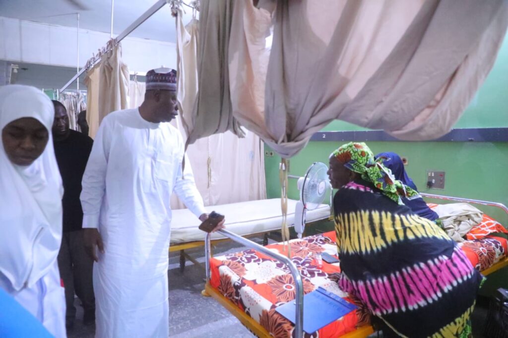 Democracy Day: Zulum appears 5:00 am at hospitals, donates cash 3 Borno State Governor, Babagana Zulum paid a sympathy visit to patients, donating cash support to commemorate Nigeria’s 2025 Democracy Day