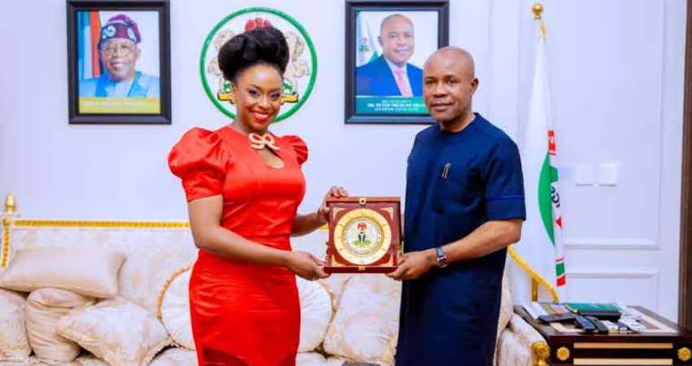 "Light is back" – Chimamanda Adichie lauds Governor Mbah's development strides in Enugu 1 Enugu State Governor, Peter Mbah and Chimamanda Adichie