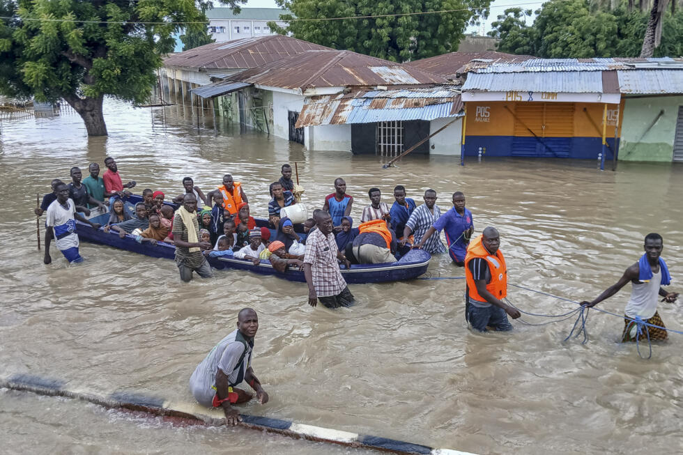 NiMET predicts nationwide rainfall, thunderstorm and flash flood 1 Nigeria hits by heavy flood