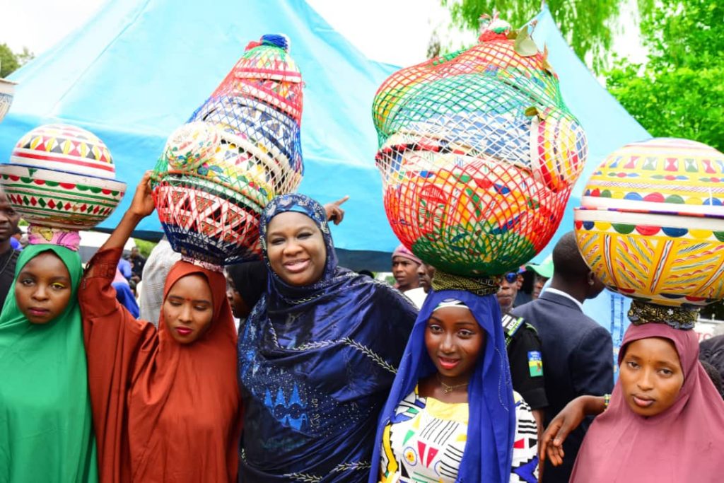 FCT Minister of State, Dr. Mariya Mahmoud in a group photograph with some Fulani ladies during the 2025 National Pasture Planting Day held at the Kawu Grazing Reserve in Bwari Area Council, Abuja.