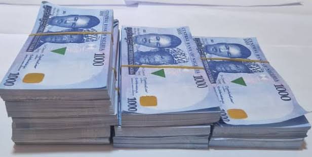 Oyo police nab driver with fake N1m cash on Ibadan-Lagos expressway