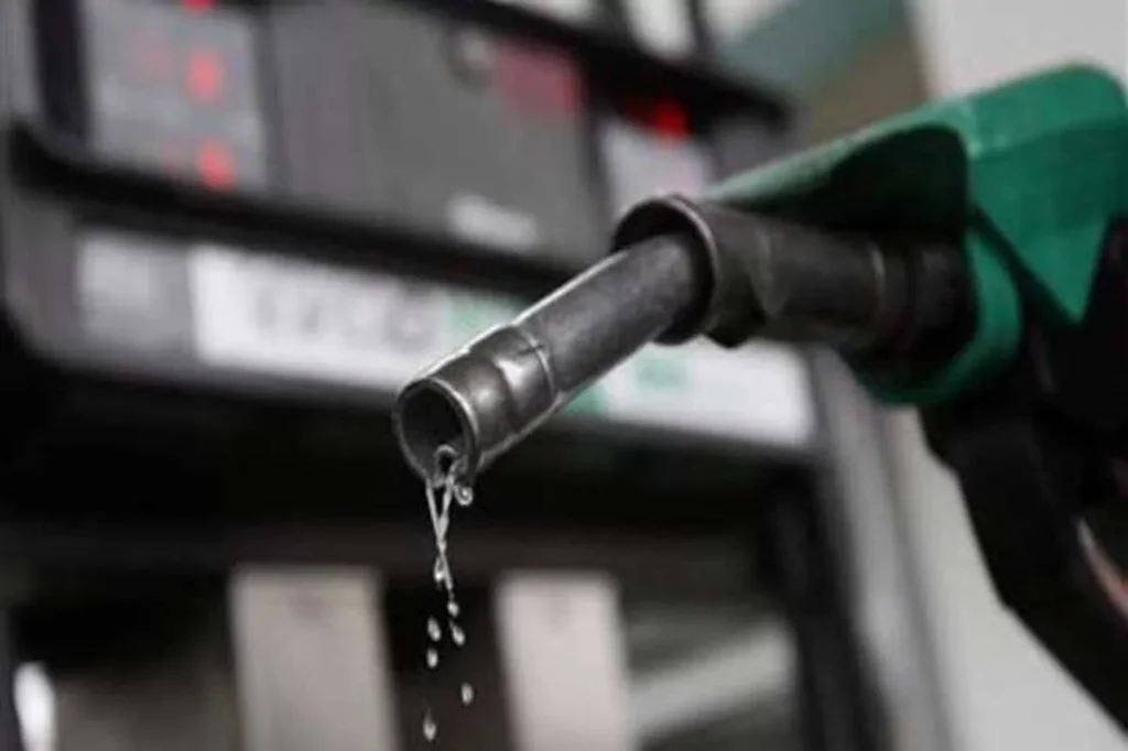 Fuel prices soar to N1,024.99 in July 2025 – NBS 1 Fuel scarcity Petrol filling station