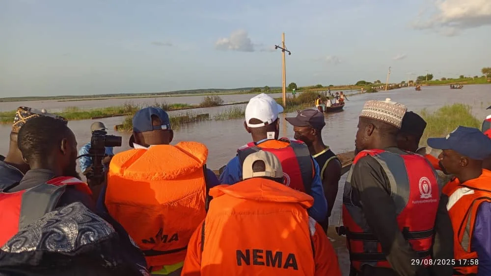 Tragic boat accident claims 2 lives in Sokoto, 9 rescued 1 Sokoto boat mishap