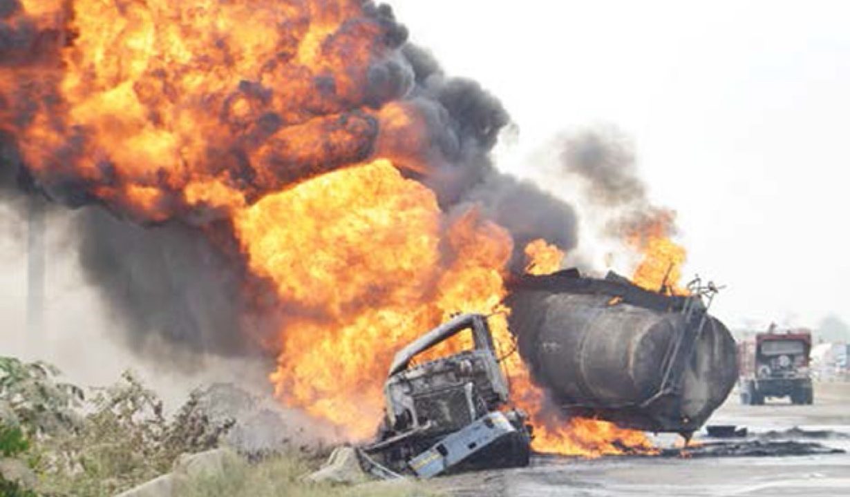 6 feared dead as gas truck explodes at Army checkpoint on Abuja–Lokoja Highway 5 Petrol tanker explosion