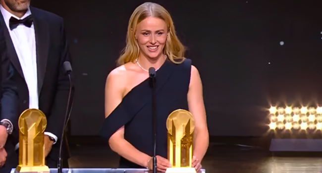 Ballon d'Or: Nnadozie shines with 4th-place finish as Hampton clinches women's Yashin trophy 2 Hannah Hampton during her speech. Credit: Ballon d’Or, X.