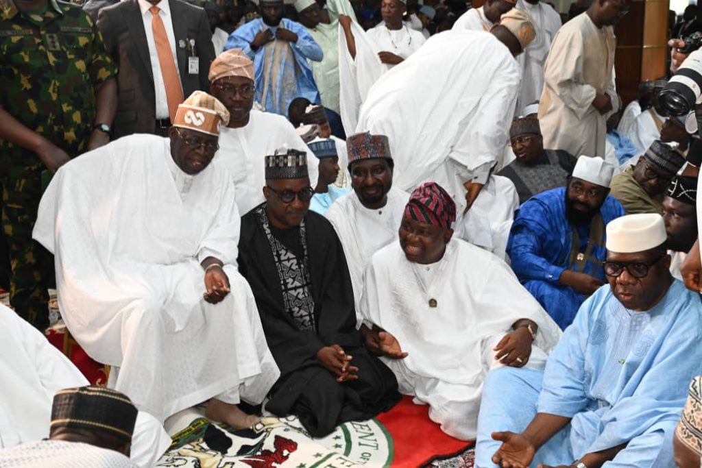 Tinubu visits Buharis family in Kaduna5