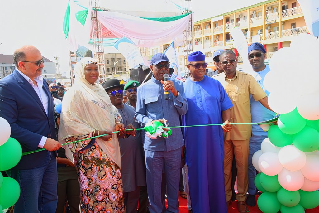 FCT Minister, Nyesom Wike, FCT Minister of State, Mariya Mahmood amongst others during the commissioning the newly Provided Engineering Infrastructure in Wuye District. Photo credit: @OlayinkaLere
