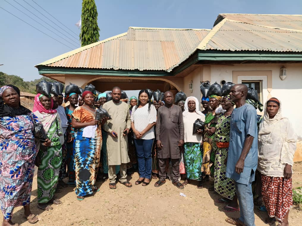 Christmas: Kogi First Lady's media aide empowers over 100 vulnerable women in Okehi 1 Christmas: Kogi First Lady's media aide empowers over 100 vulnerable women in Okehi