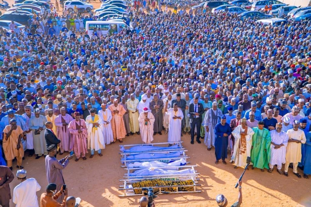 Gombe Governor Inuwa Yahaya attends funeral prayers for 7 journalists killed in car crash 1 Gombe Governor Inuwa Yahaya attends funeral prayers for 7 journalists killed in car crash