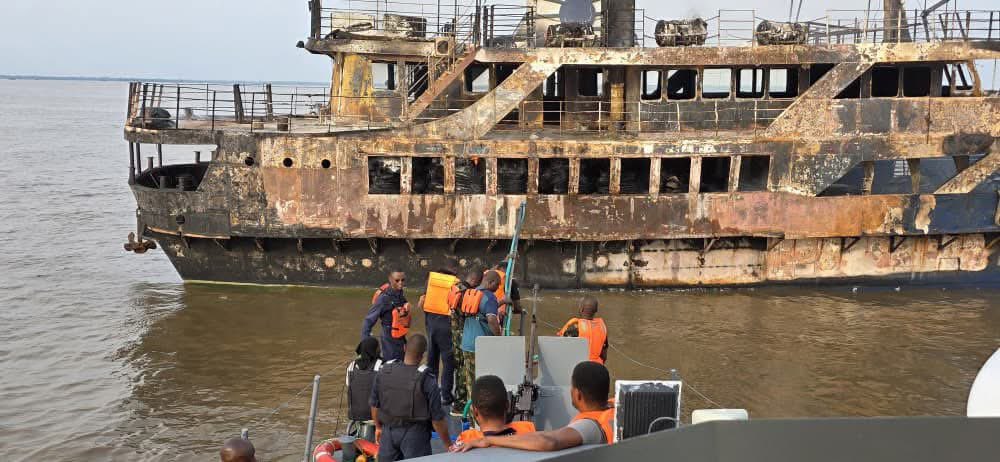 Nigerian Navy rescues 20 crew members form burning vessel