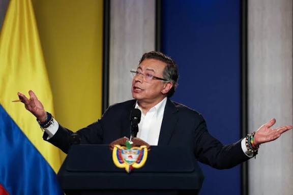 Cocaine factory: ‘Be careful or face military invasion’ – Trump warns Colombian President after U.S. action in Venezuela 3 Colombian President Gustavo Petro