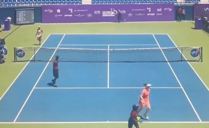 Bee invasion disrupts ITF Bengaluru Open as swarm halts match mid-game