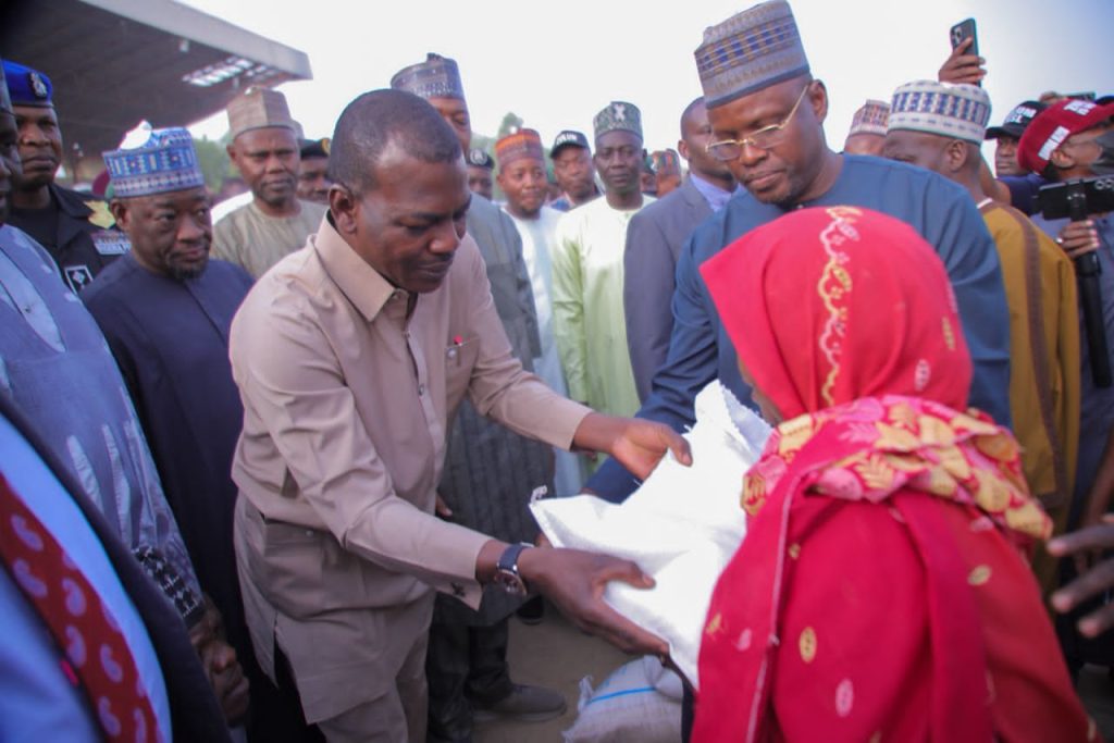 Zulum flags off Ramadan palliative for 300000