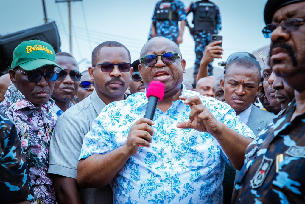 Mutfwang visits Angwan Rukuba in Jos, vows justice for victims of terrorist attack 4 Plateau governor visits Jos victims