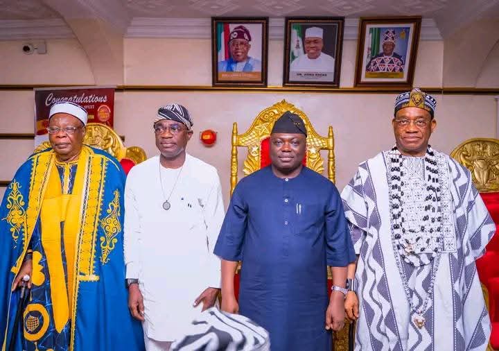 Taraba, Benue governors meet traditional rulers in Wukari to tackle border insecurity, IDP crisis