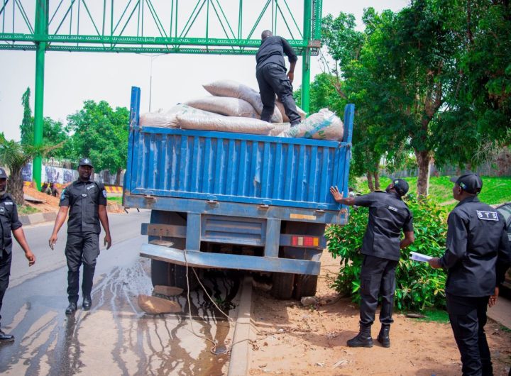 Police foil railway vandalism syndicate, recover ₦400m assets, reject ₦100m bribe 9 Police foil railway vandalism syndicate, recover ₦400m assets, reject ₦100m bribe