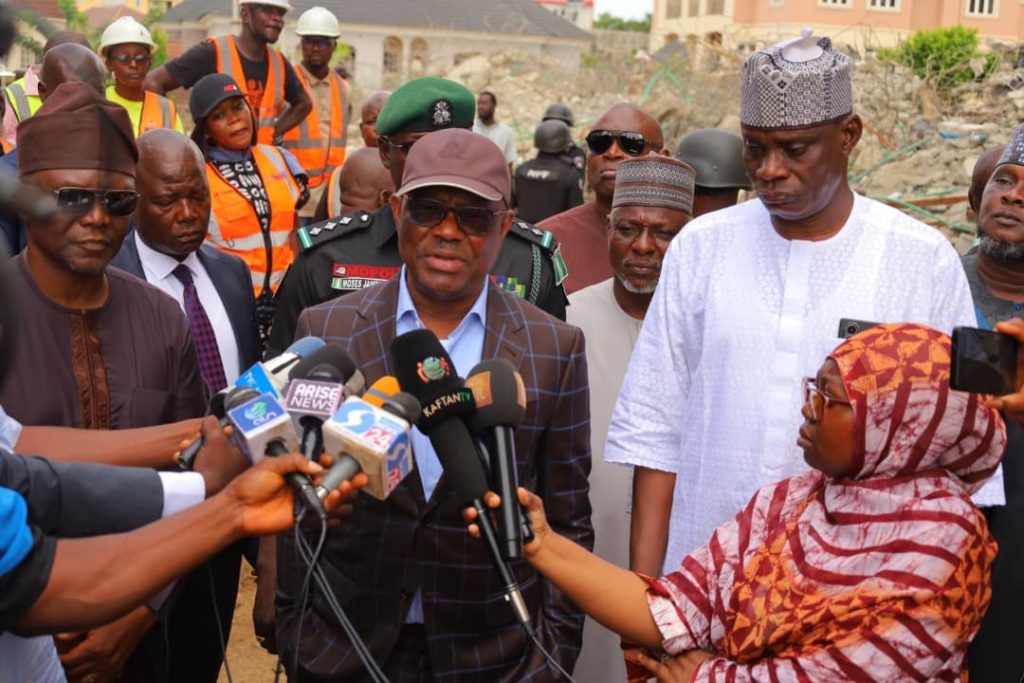 Building collapse: Wike orders investigation, seals off premises …Developer, engineer face arrest 1 Building collapse: Wike orders investigation, seals off premises …Developer, engineer face arrest