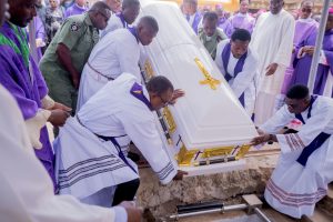 Peter Obi joins Catholic faithful as Bishop Peter Chukwu is laid to rest 3 Obi mourns Bishop Peter Chukwu, describes his death as great loss to Catholic Church
