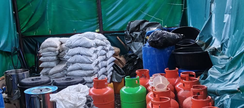NDLEA uncovers industrial-scale meth lab in Oyo forest, arrests Mexican, 4 others, seizes multi-billion-naira drugs 3 NDLEA uncovers industrial-scale meth lab in Oyo forest
